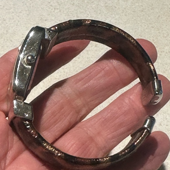 Vintage Y2K "Belt Buckle" Bangle Watch – Animal Print/Leopard/Cheetah - Picture 5 of 10